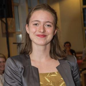 Loena Stern (Zij/Haar)